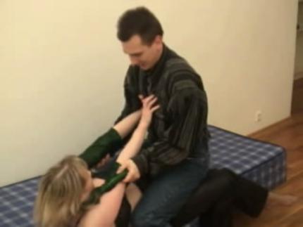  Насильно трахнул жену-блондиночку