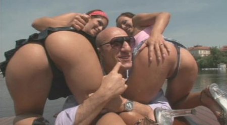 Юные красотки трахнуты в попки после сьёмок / Defrancesca Gallardo and Nataly DVDRip